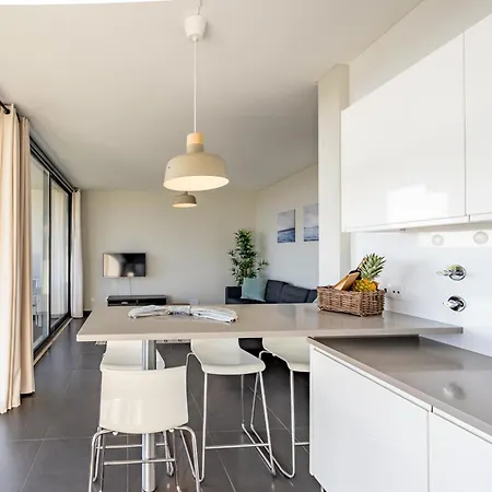 Carina Вилла Лориньян